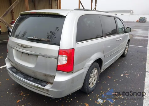 2012 Chrysler Town & Country Touring z USA, uszkodzony, nr VIN 2C4RC1BG8CR286432